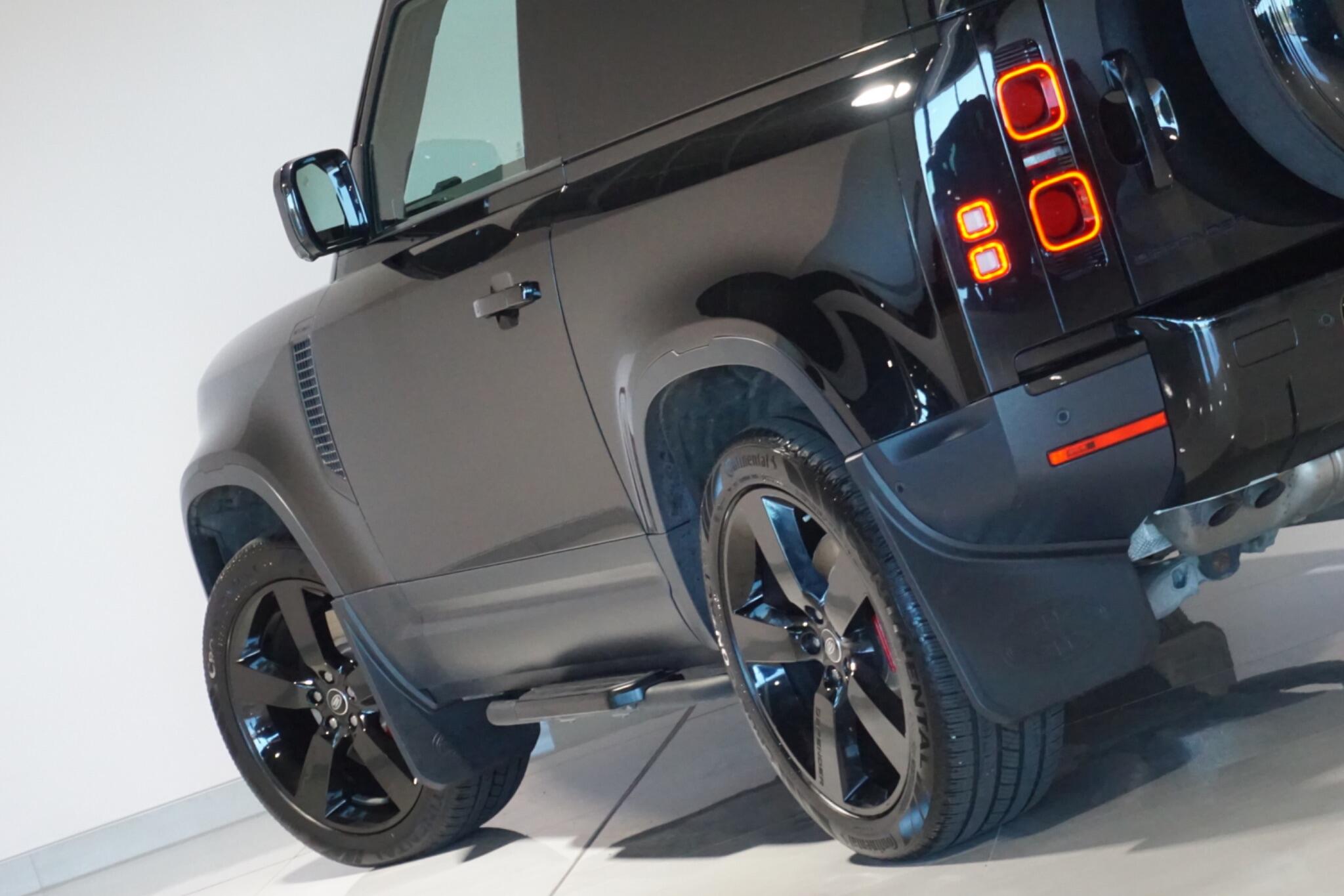 Land Rover Defender 90 3.0 D250 MHEV SE Hard Top SUV 3dr Diesel Auto 4WD SWB Euro 6 (s/s) (250 ps)